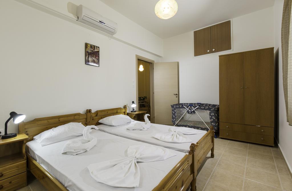 Georgias Apartments Haraki Exterior photo