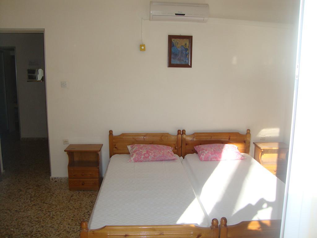 Georgias Apartments Haraki Exterior photo